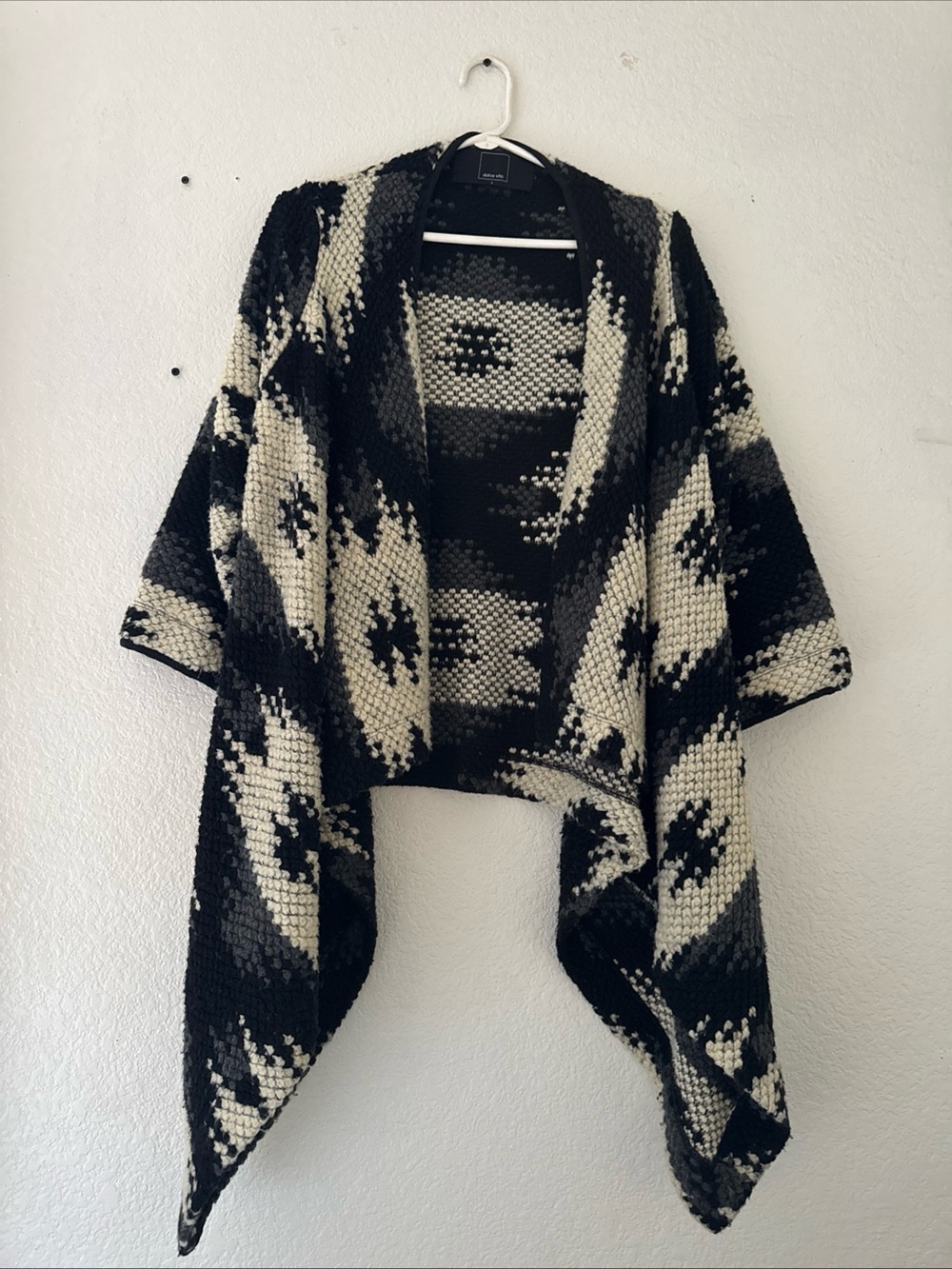 Dolce Vita Black & Cream Geometric Open-Front Poncho
